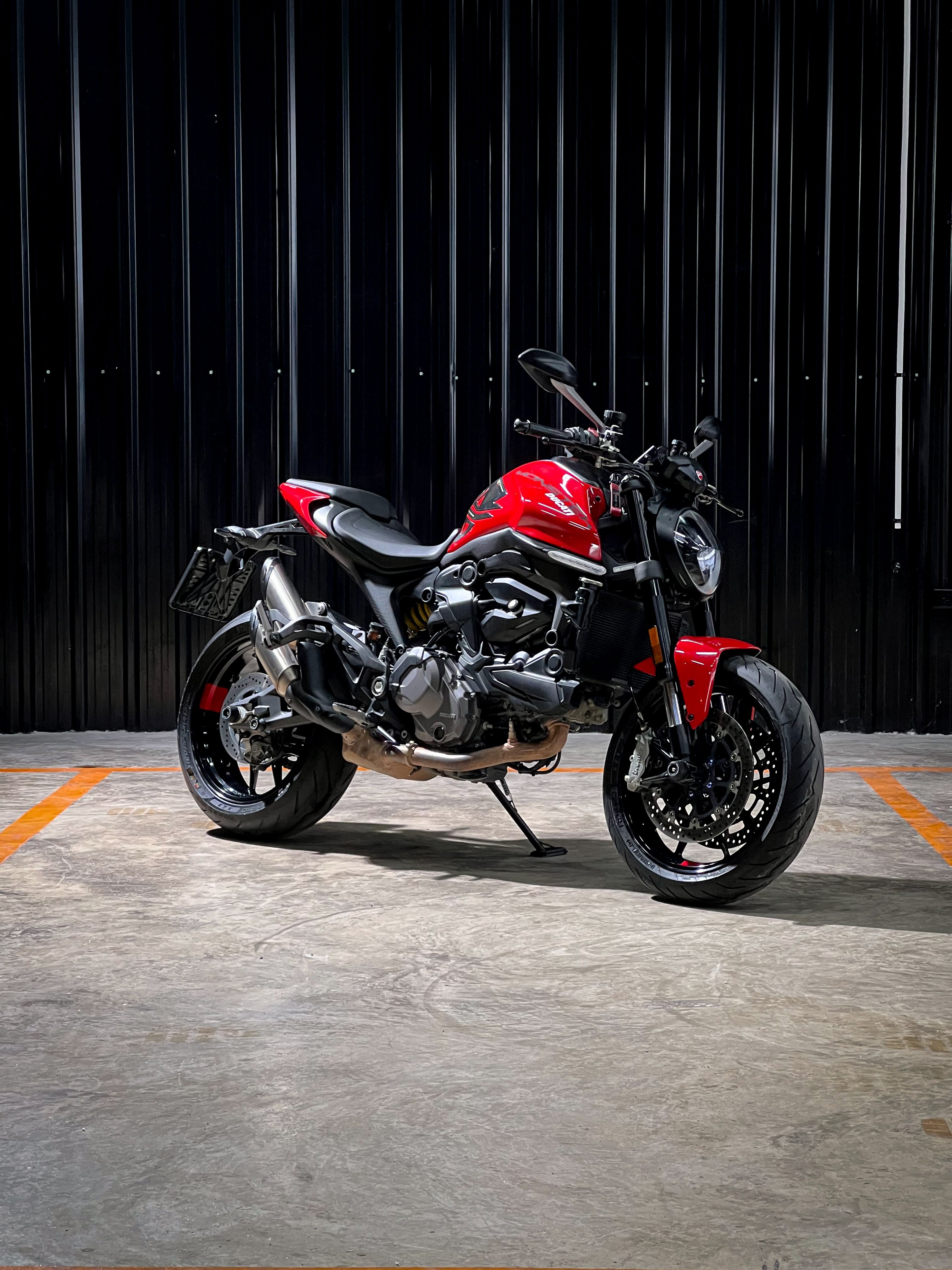 Ducati Monster 937