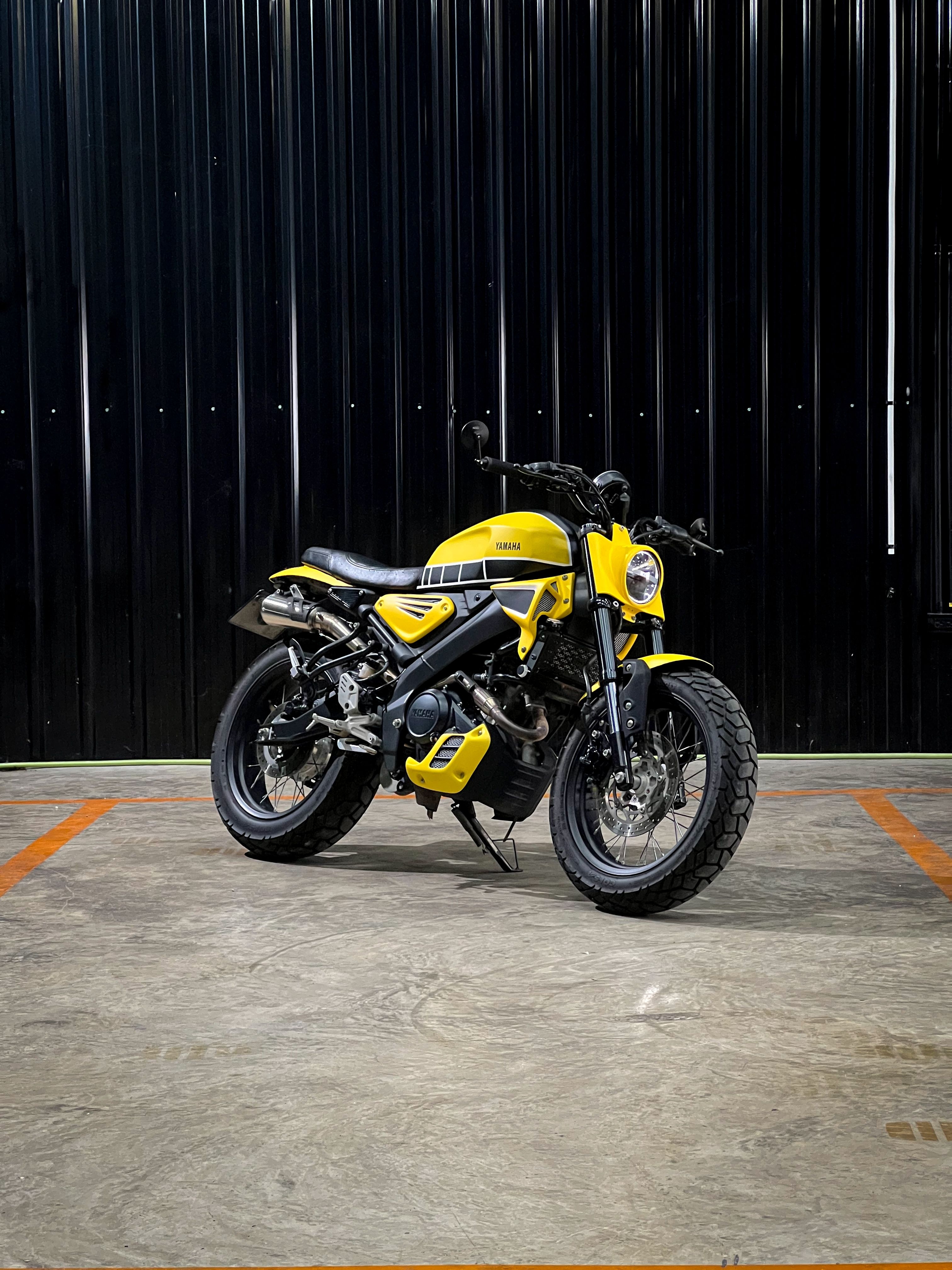 Yamaha XSR 155 DM Custom